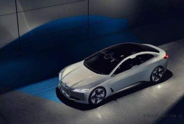 寶馬iNEXT純電動(dòng)汽車曝光 續(xù)航700擁有L4級(jí)自動(dòng)駕駛