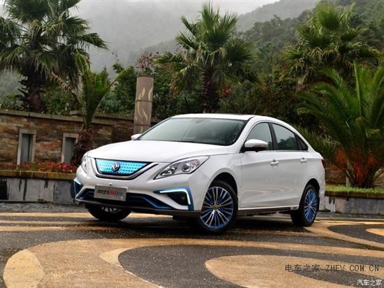 東風(fēng)風(fēng)行兩款電動(dòng)汽車上市 風(fēng)行S50EV和菱智M5EV