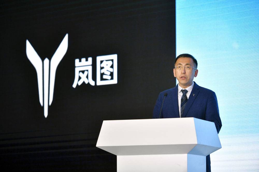 3.岚图汽车CEO&CTO卢放.jpg