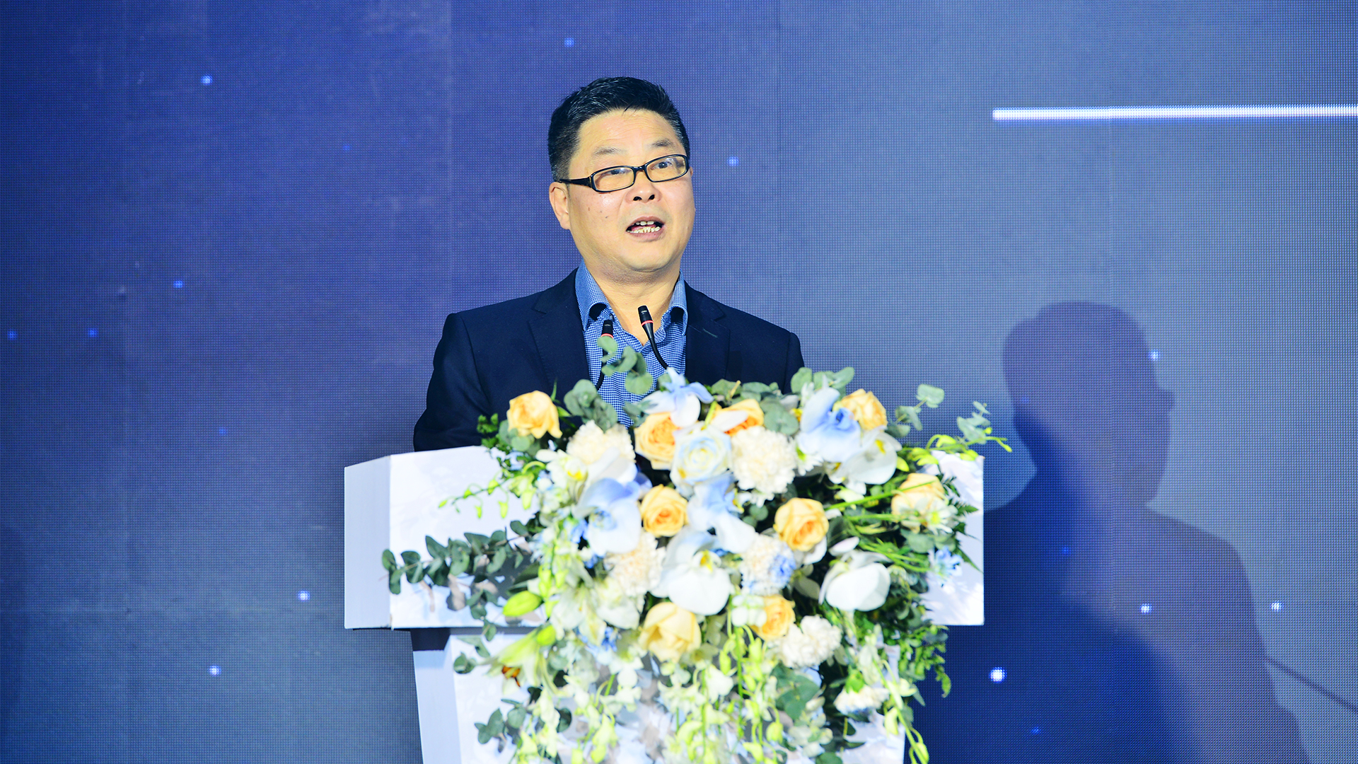 https://www.zhev.com.cn/file/upload/202203/28/13-54-21-28-4872.jpg