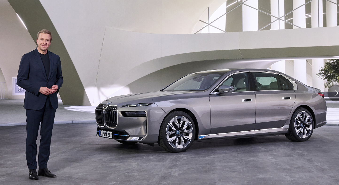 全新BMW i7全球首发，宝马电气化转型旗舰之作