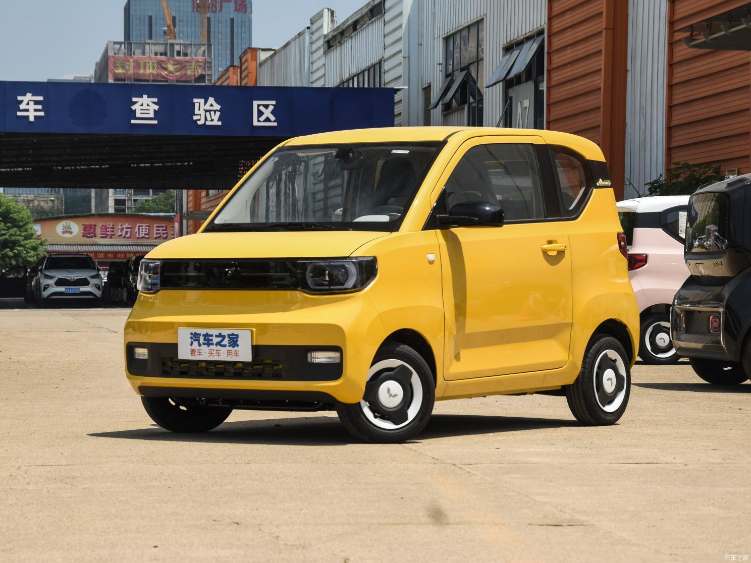 上海通用电动汽车两座图片