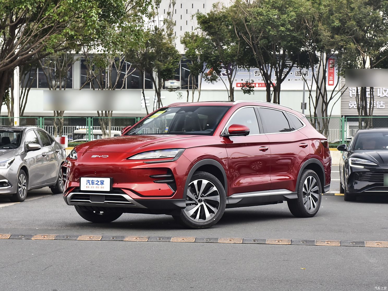 比亚迪 宋PLUS新能源 2024款 荣耀版 EV 605km 旗舰PLUS