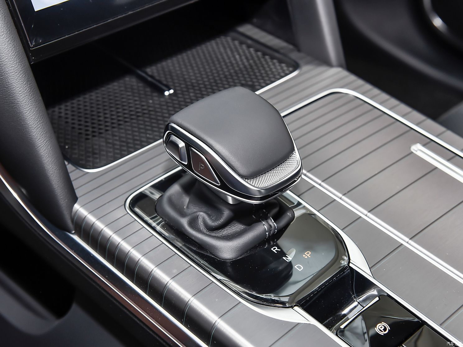 一汽红旗 红旗HS7 PHEV 2024款 2.0T PHEV 四驱旗畅版 6/7座