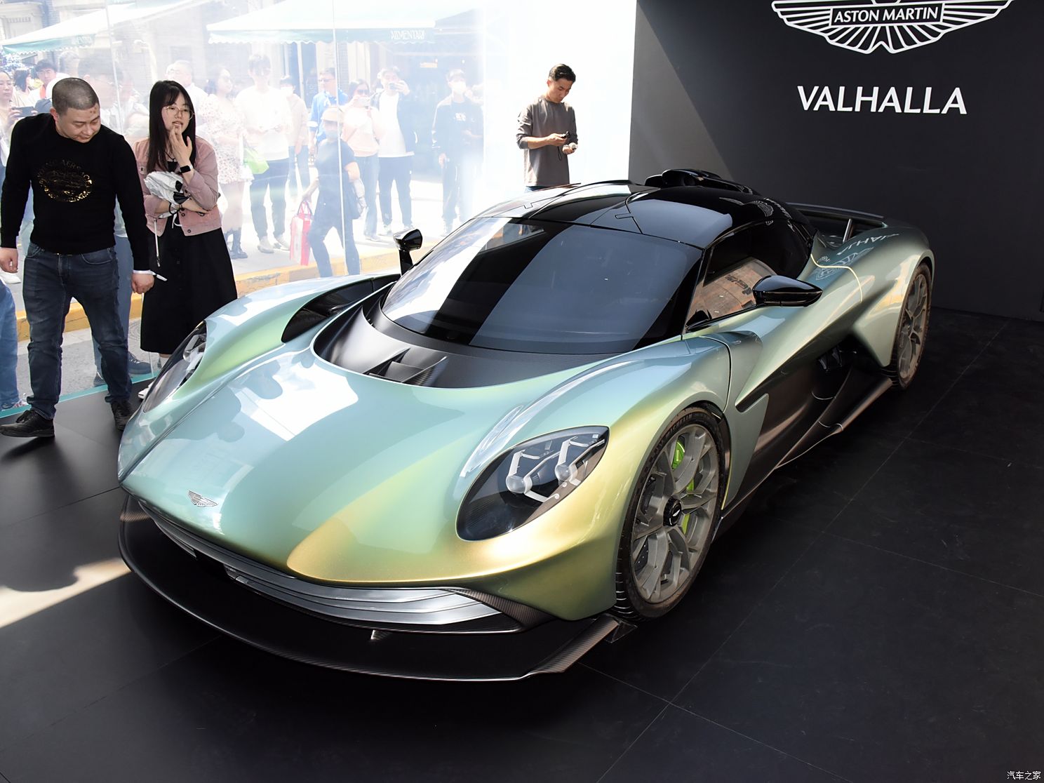 阿斯顿·马丁 Valhalla 2022款 4.0T PHEV 基本型