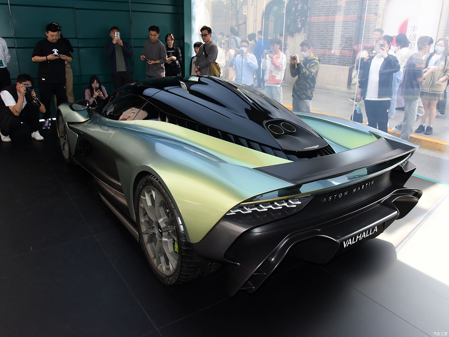 阿斯顿·马丁 Valhalla 2022款 4.0T PHEV 基本型