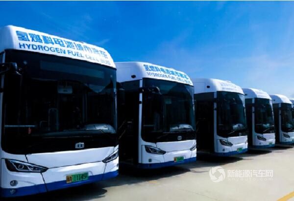 亿华通80kW氢燃料电池发动机，助力成都龙泉公交绿色发展