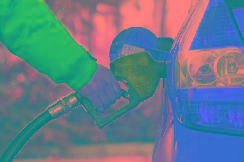 油价重回7元时代，想买纯电动车需要做哪些准备？
